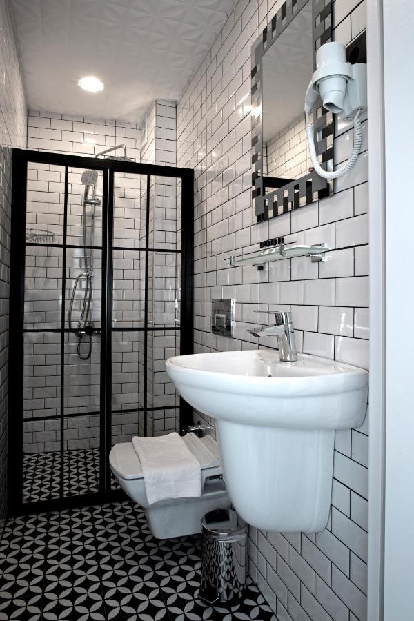 Carvan Hotel Istanboel Buitenkant foto
