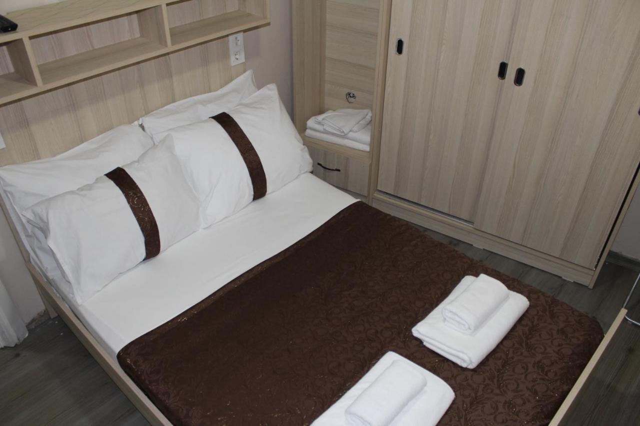 Carvan Hotel Istanboel Buitenkant foto